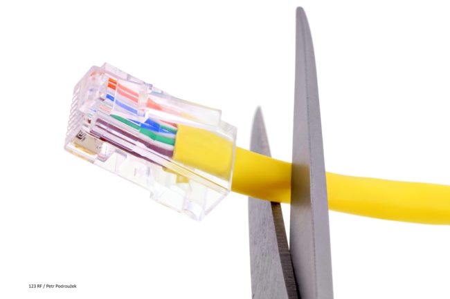 ciseaux cables interruption